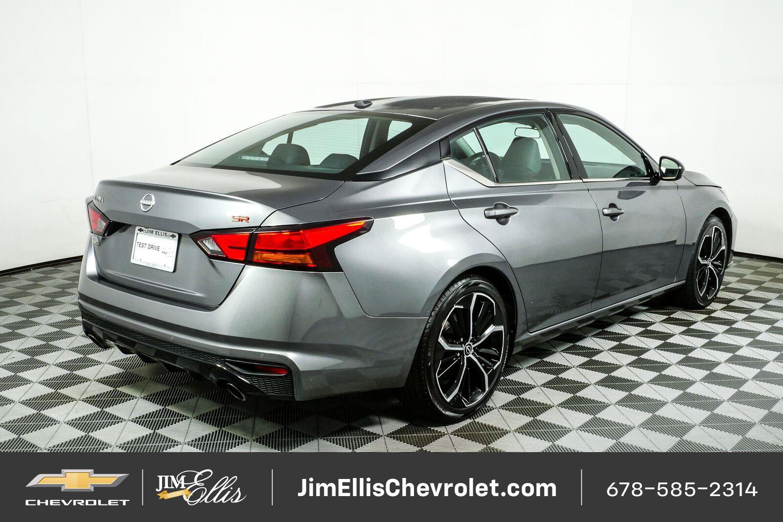 Used 2024 Nissan Altima 2.5 SR FWD image 3