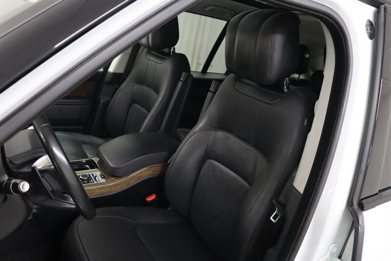 Used 2019 Land Rover Range Rover Supercharged AWD/4WD image 17