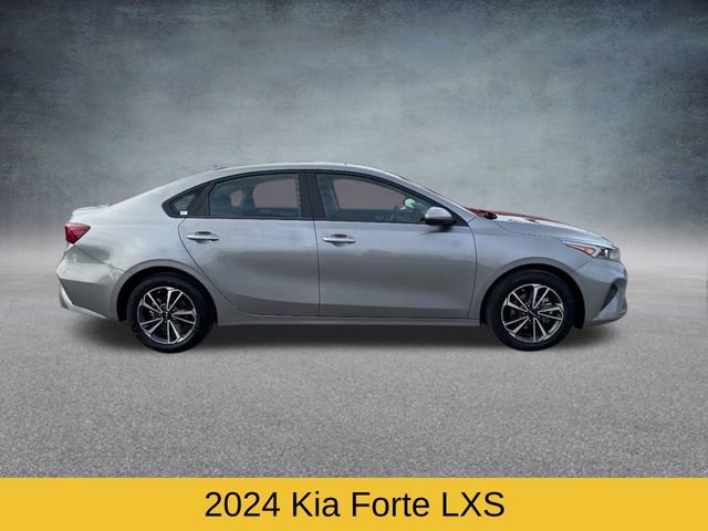 Used 2024 Kia Forte LXS image 2