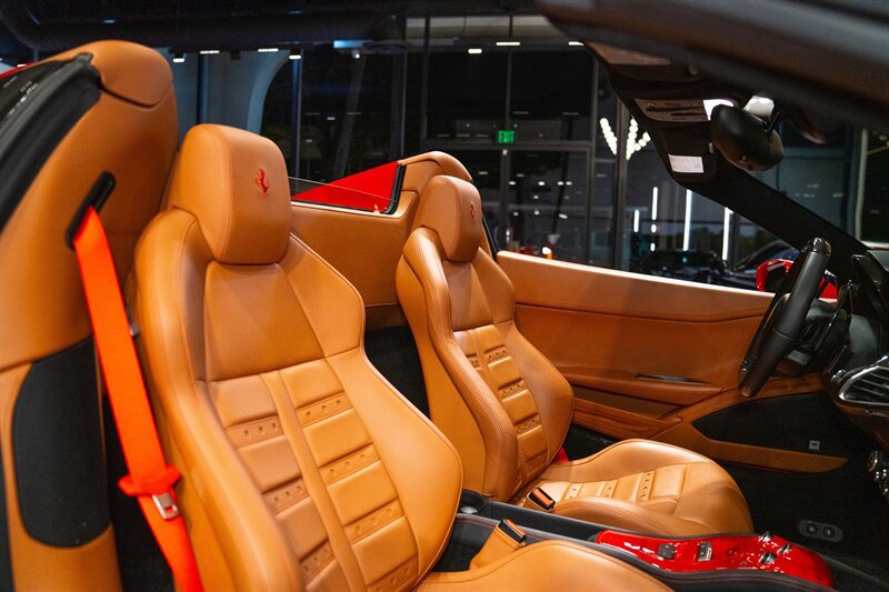 Used 2014 Ferrari 458 Spider RWD image 17