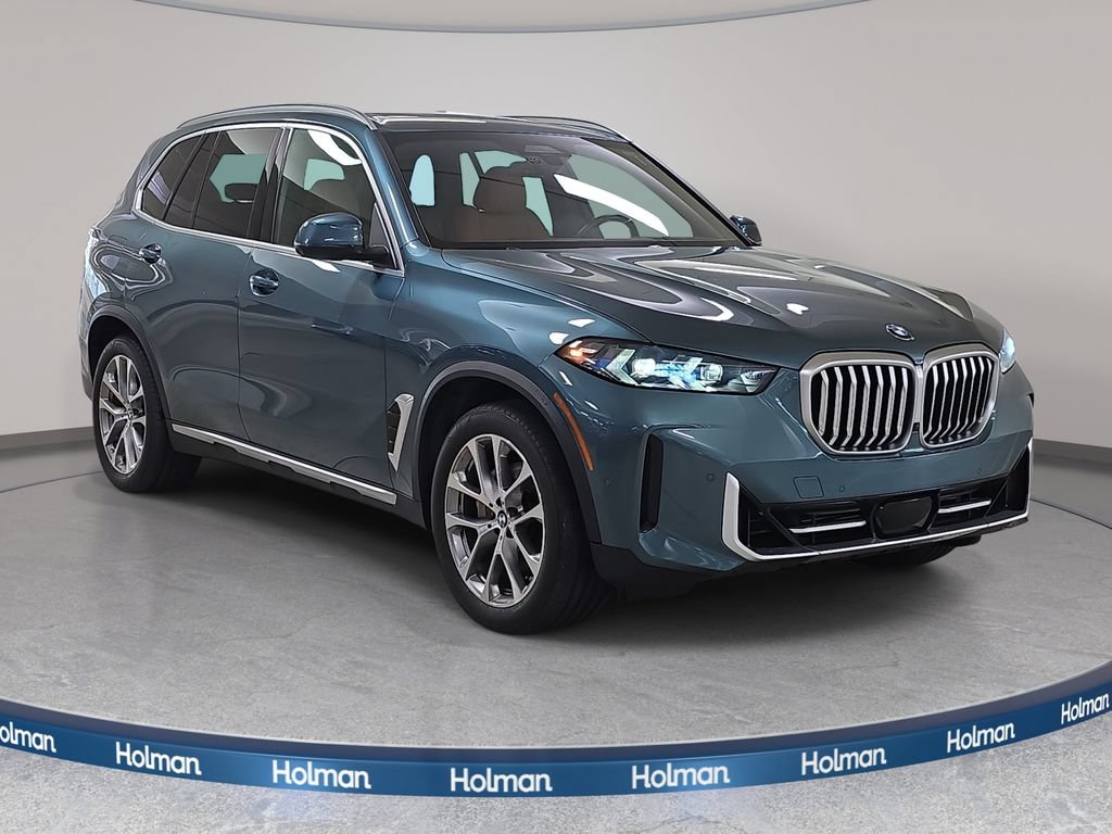 Used 2024 BMW X5 xDrive40i w/ Premium Package AWD/4WD image 3