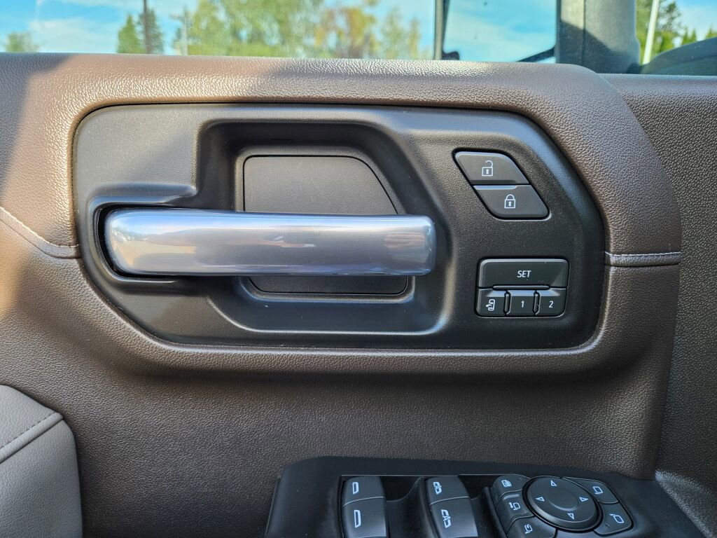 Used 2020 Chevrolet Silverado 3500 LTZ w/ LTZ Premium Package image 16