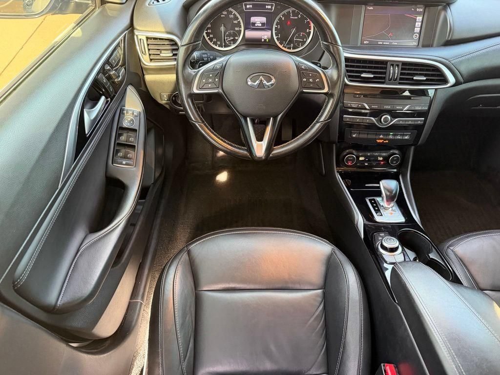 Used 2018 INFINITI QX30 Premium w/ Technology Package AWD/4WD image 9