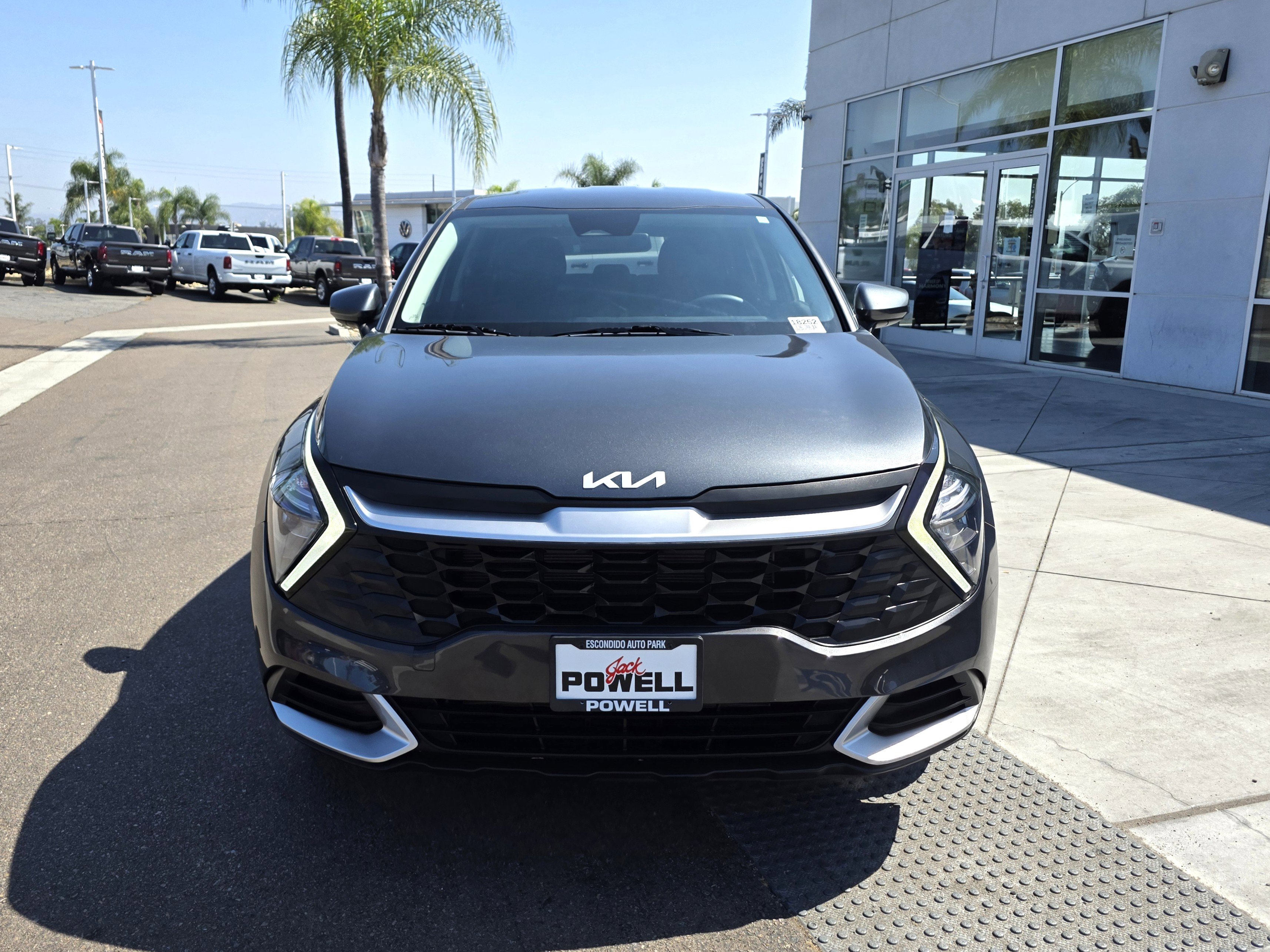 Used 2023 Kia Sportage LX image 7