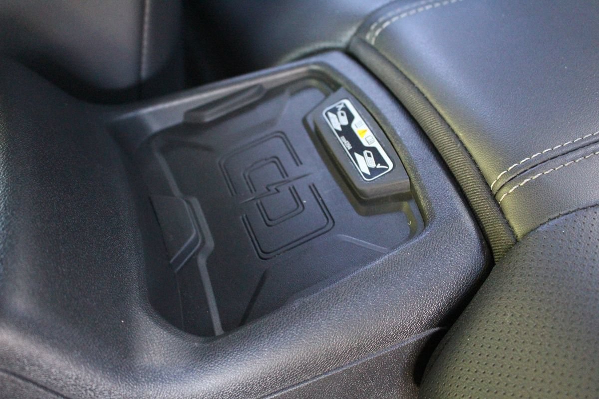 Used 2017 Chevrolet Camaro LT RWD image 36