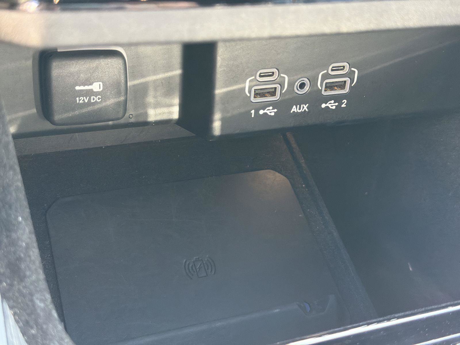 Used 2023 Jeep Wagoneer L Series II AWD/4WD image 39