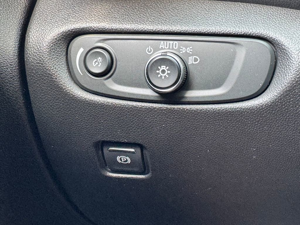 Used 2023 Chevrolet Blazer LT image 30