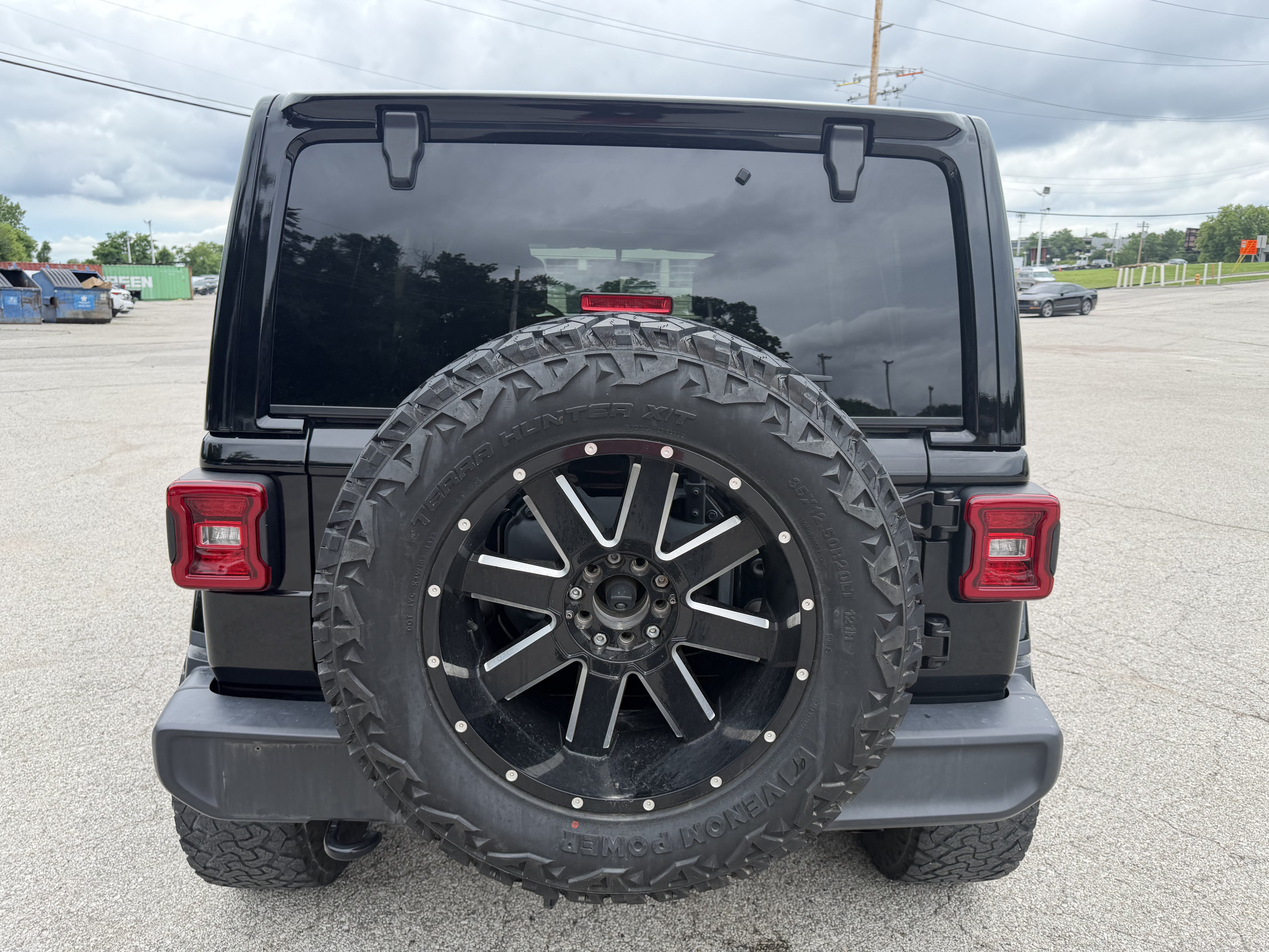 Used 2020 Jeep Wrangler Unlimited Sahara w/ Dual Top Group AWD/4WD image 6