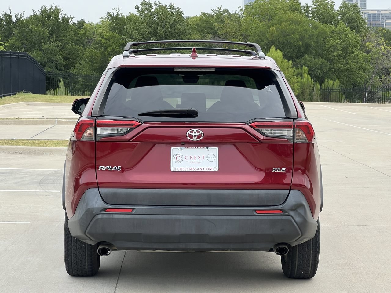 Used 2019 Toyota RAV4 XLE w/ Convenience Package FWD image 4