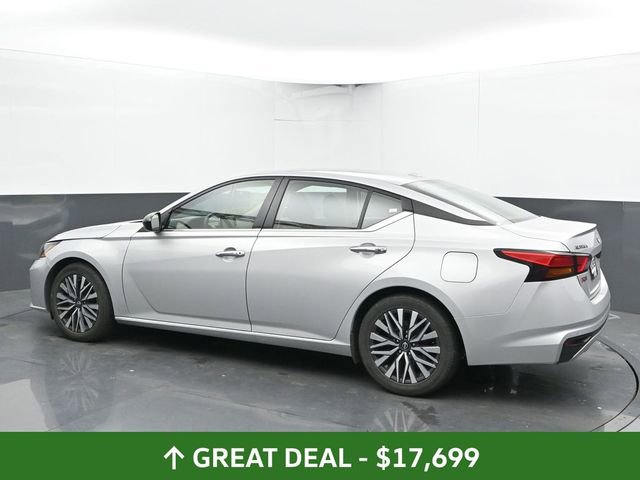Used 2024 Nissan Altima 2.5 SV image 8