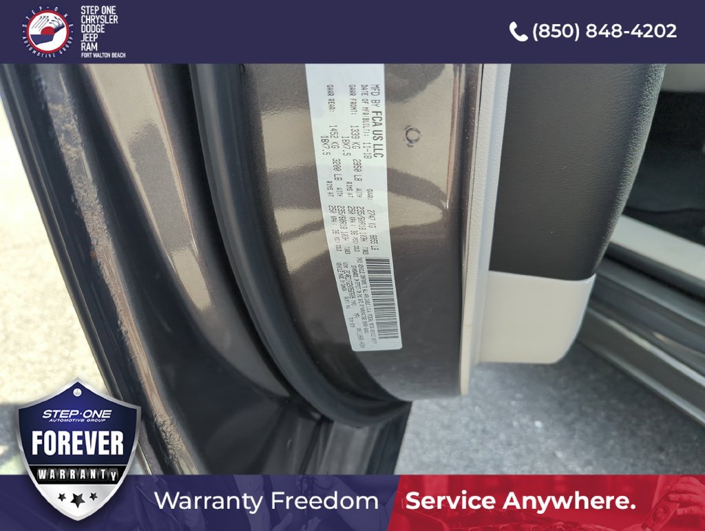 Used 2019 Chrysler Pacifica Touring Plus w/ Tire & Wheel Group FWD image 37