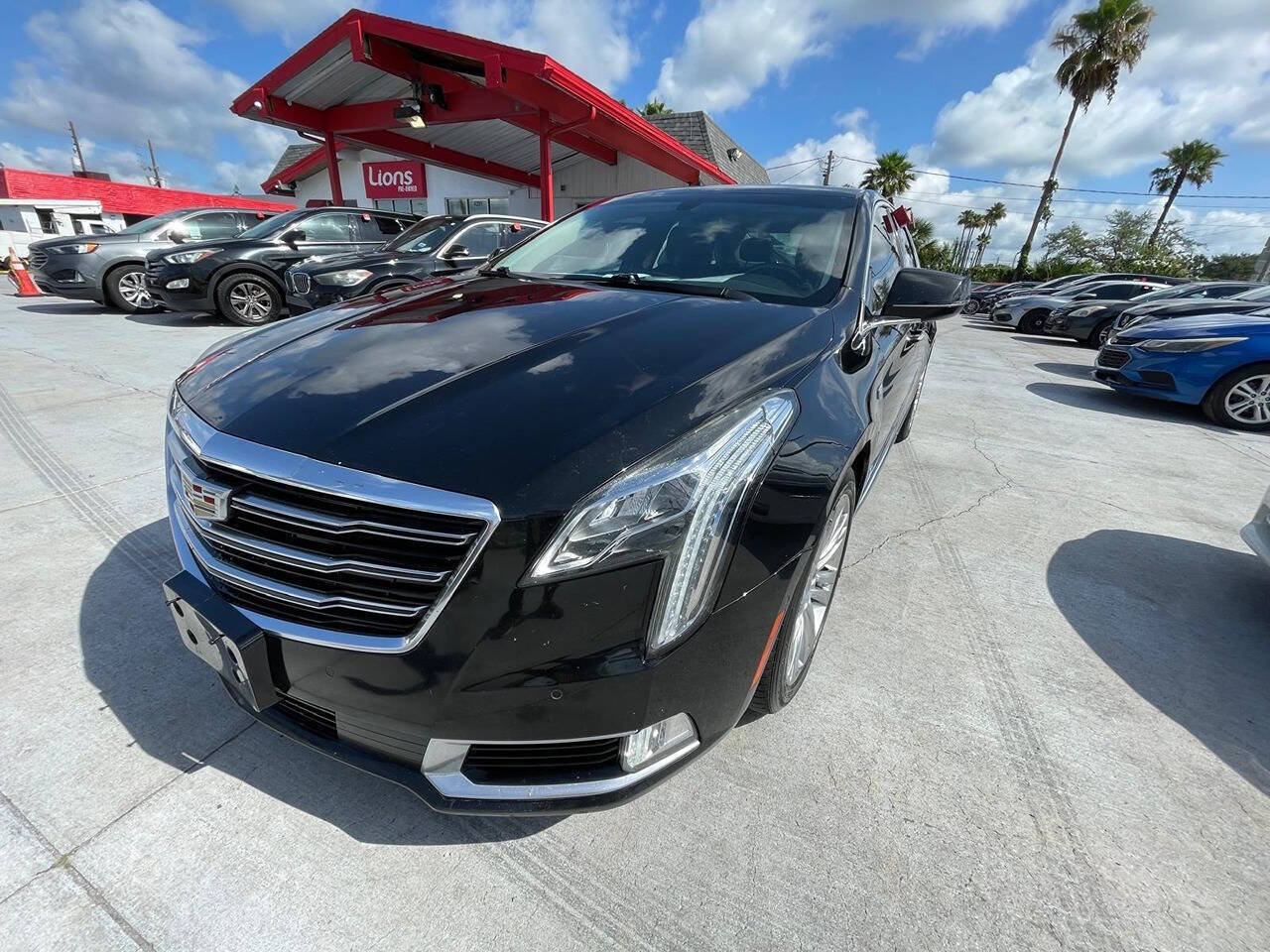 Used 2018 Cadillac XTS Luxury FWD image 2