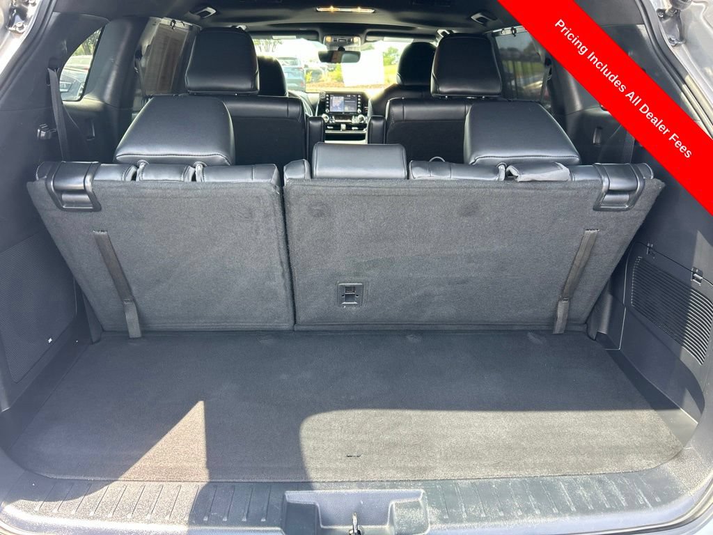 Used 2022 Toyota Highlander XSE FWD image 18