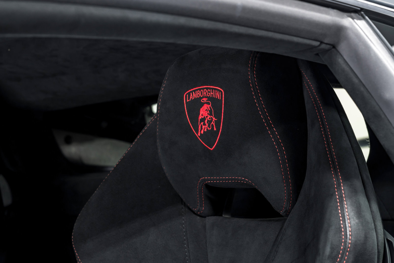 Used 2018 Lamborghini Huracan Performante AWD/4WD image 20