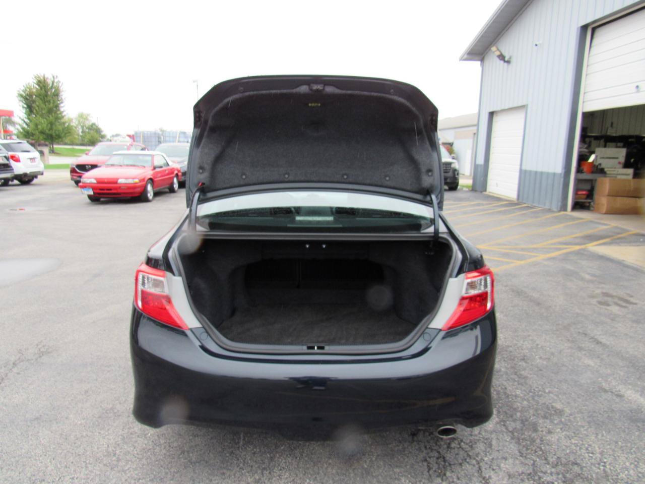 Used 2012 Toyota Camry SE FWD image 35