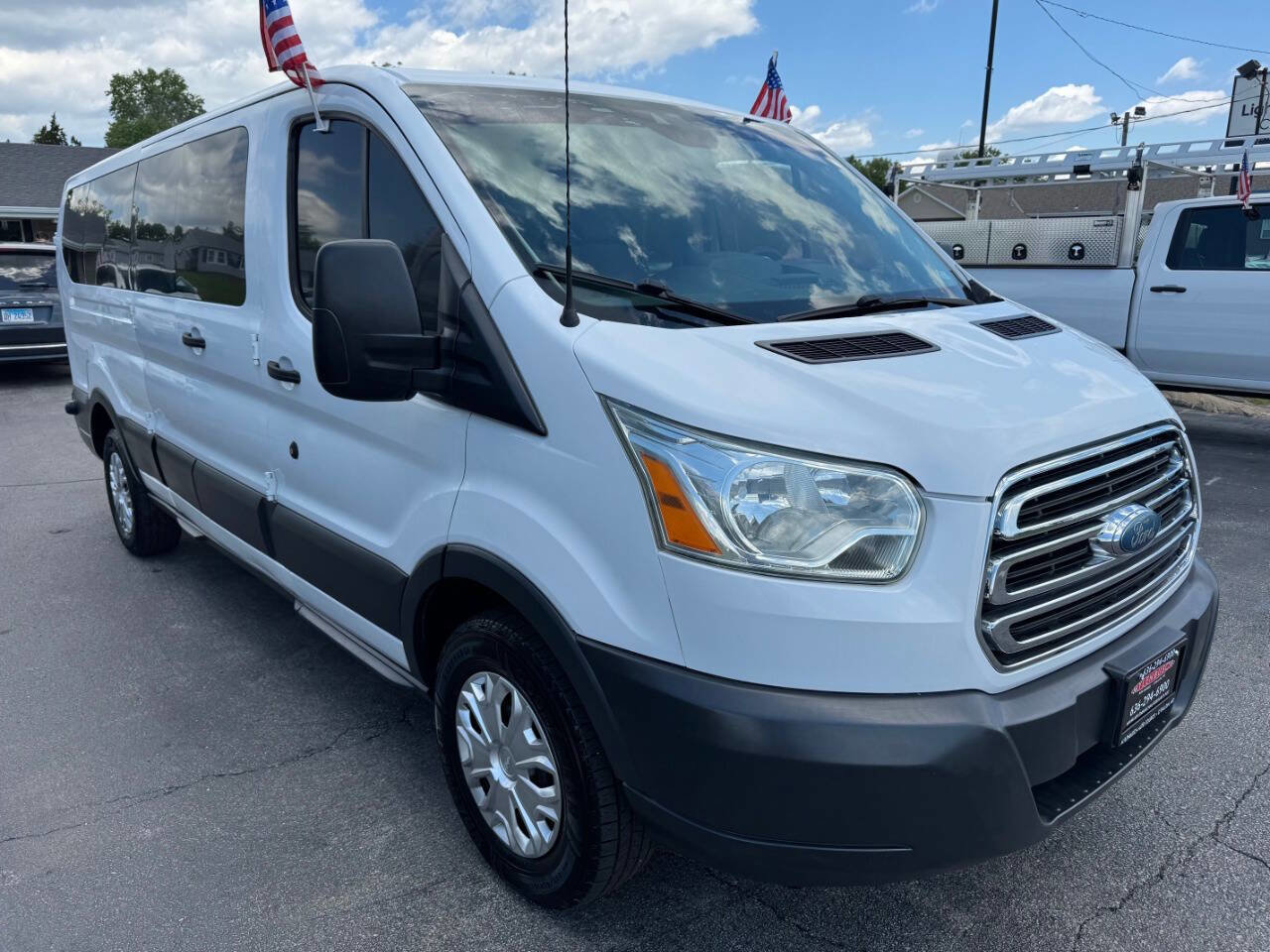 Used 2015 Ford Transit 350 XLT RWD image 4