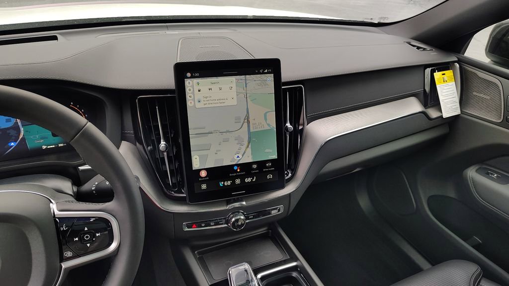 New 2026 Volvo XC60 B5 Ultra w/ Climate Package image 19