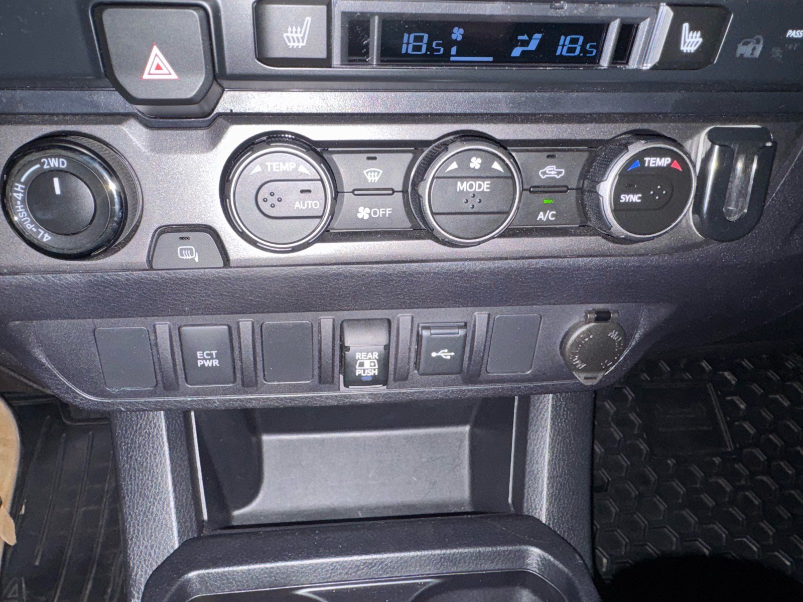 Used 2021 Toyota Tacoma TRD Sport AWD/4WD image 20