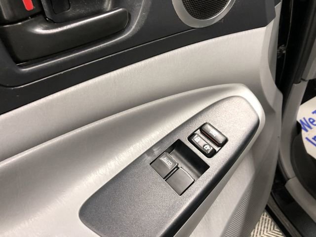 Used 2015 Toyota Tacoma 4x4 Access Cab V6 image 13