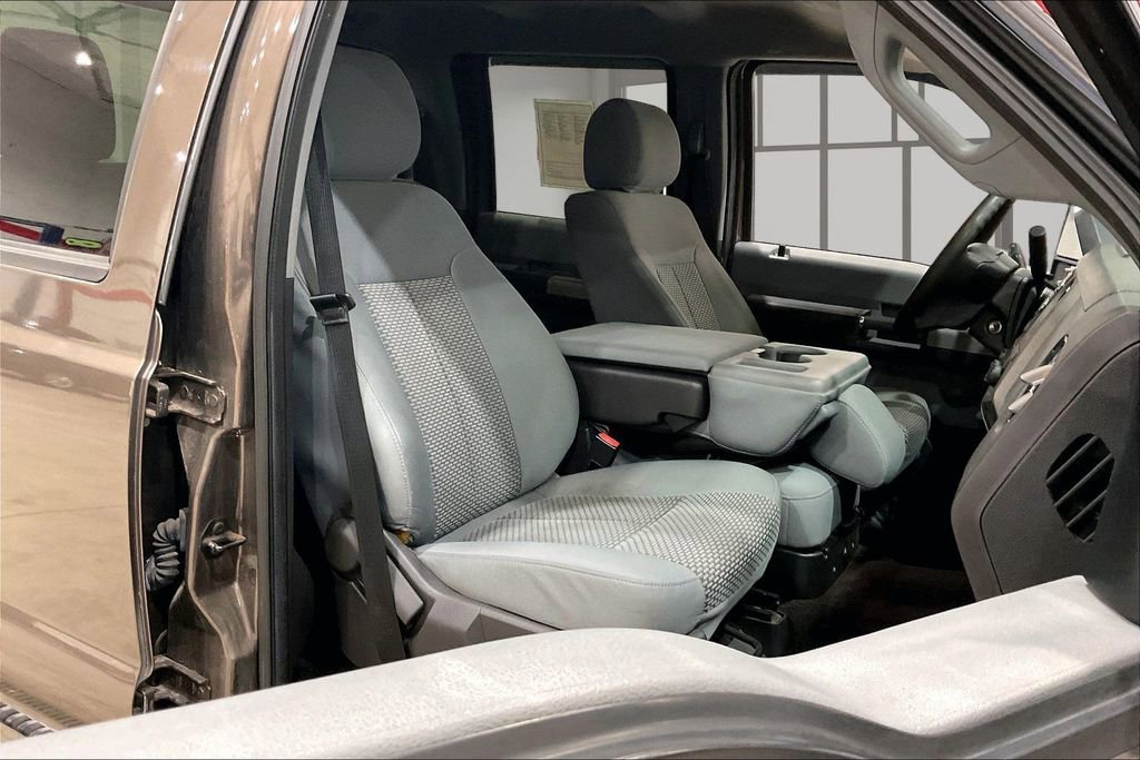 Used 2015 Ford F350 XLT w/ XLT Premium Package image 7