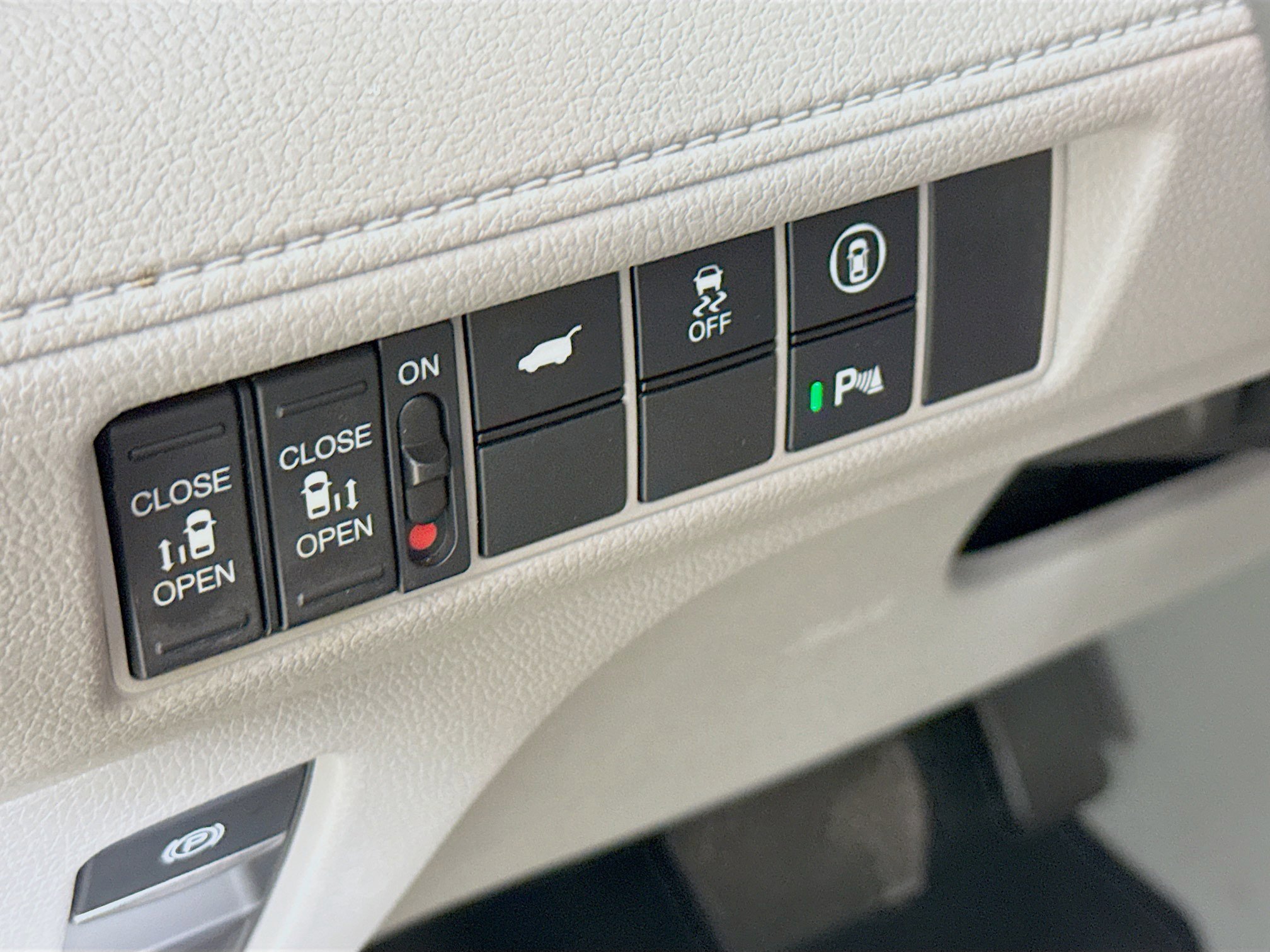Used 2023 Honda Odyssey Elite image 9