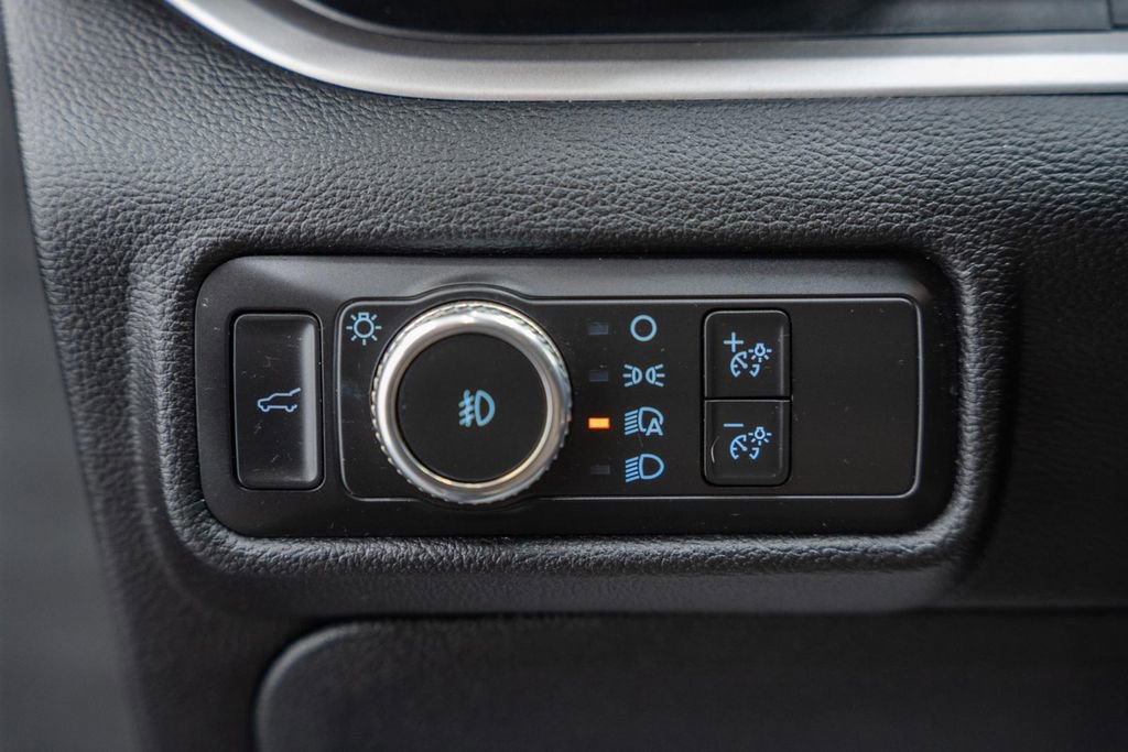 Certified 2021 Ford Explorer XLT w/ Equipment Group 202A image 44