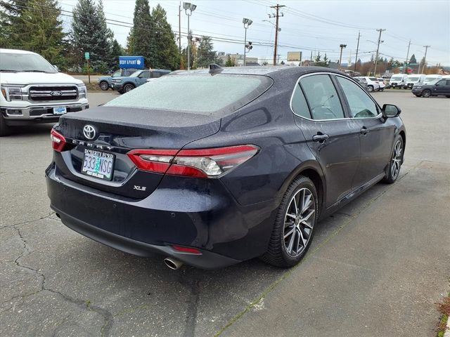 Used 2022 Toyota Camry XLE w/ Navigation Package FWD image 5