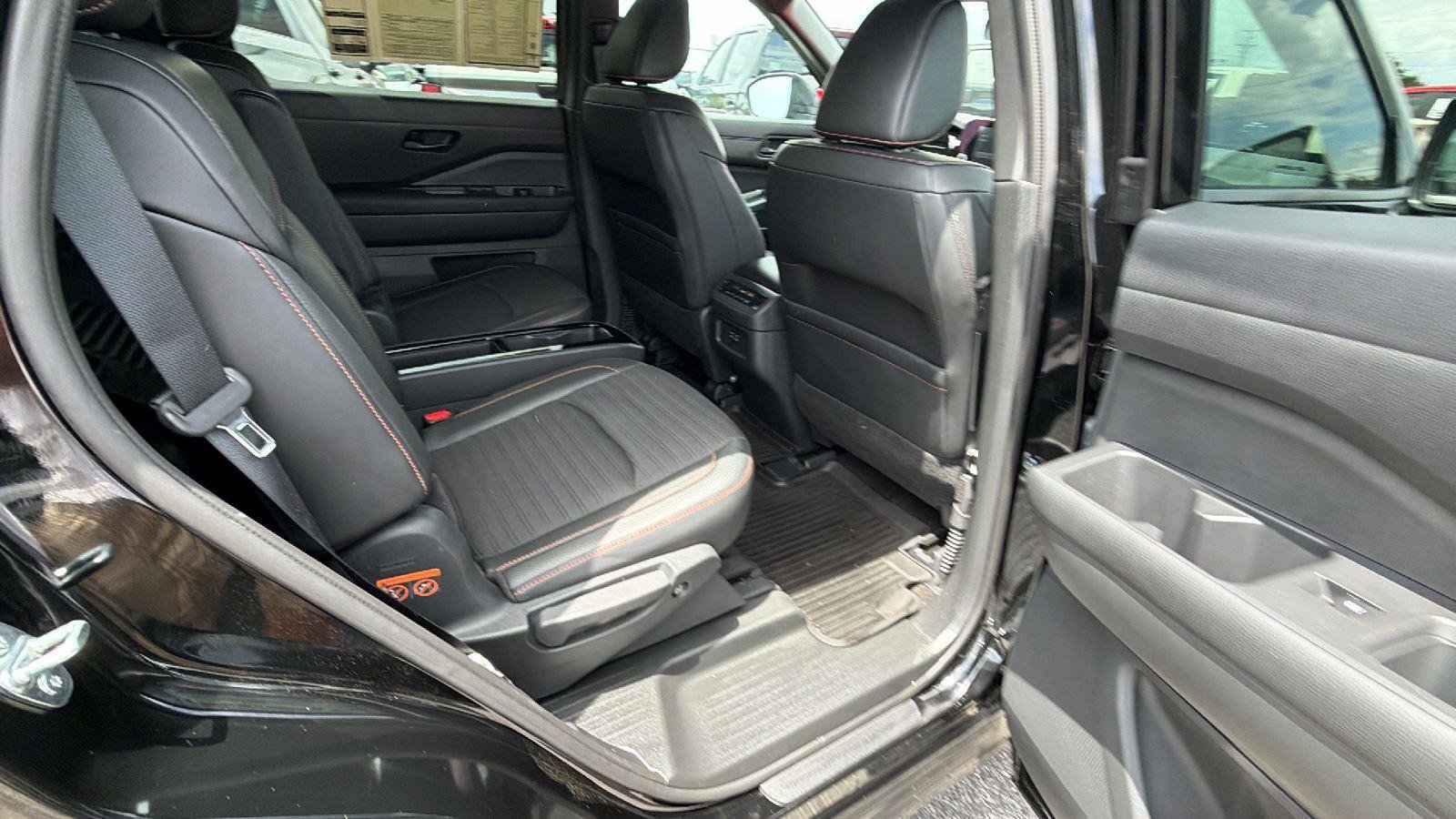 Used 2024 Nissan Pathfinder Rock Creek AWD/4WD image 18