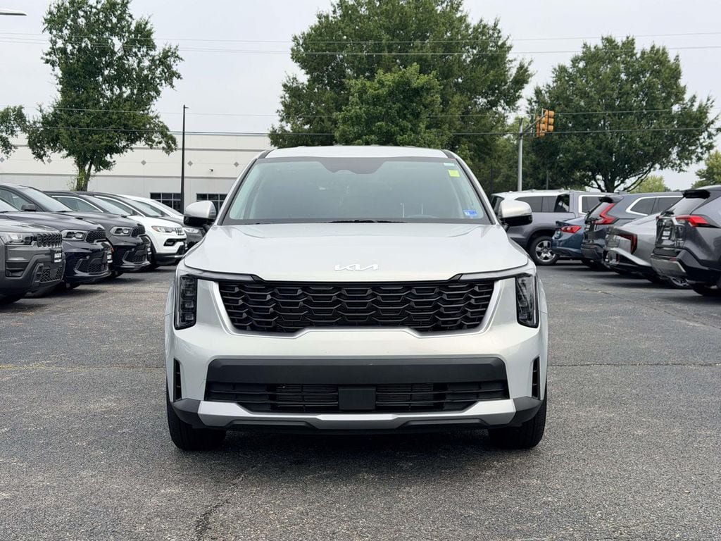 Used 2026 Kia Sorento LX FWD image 6