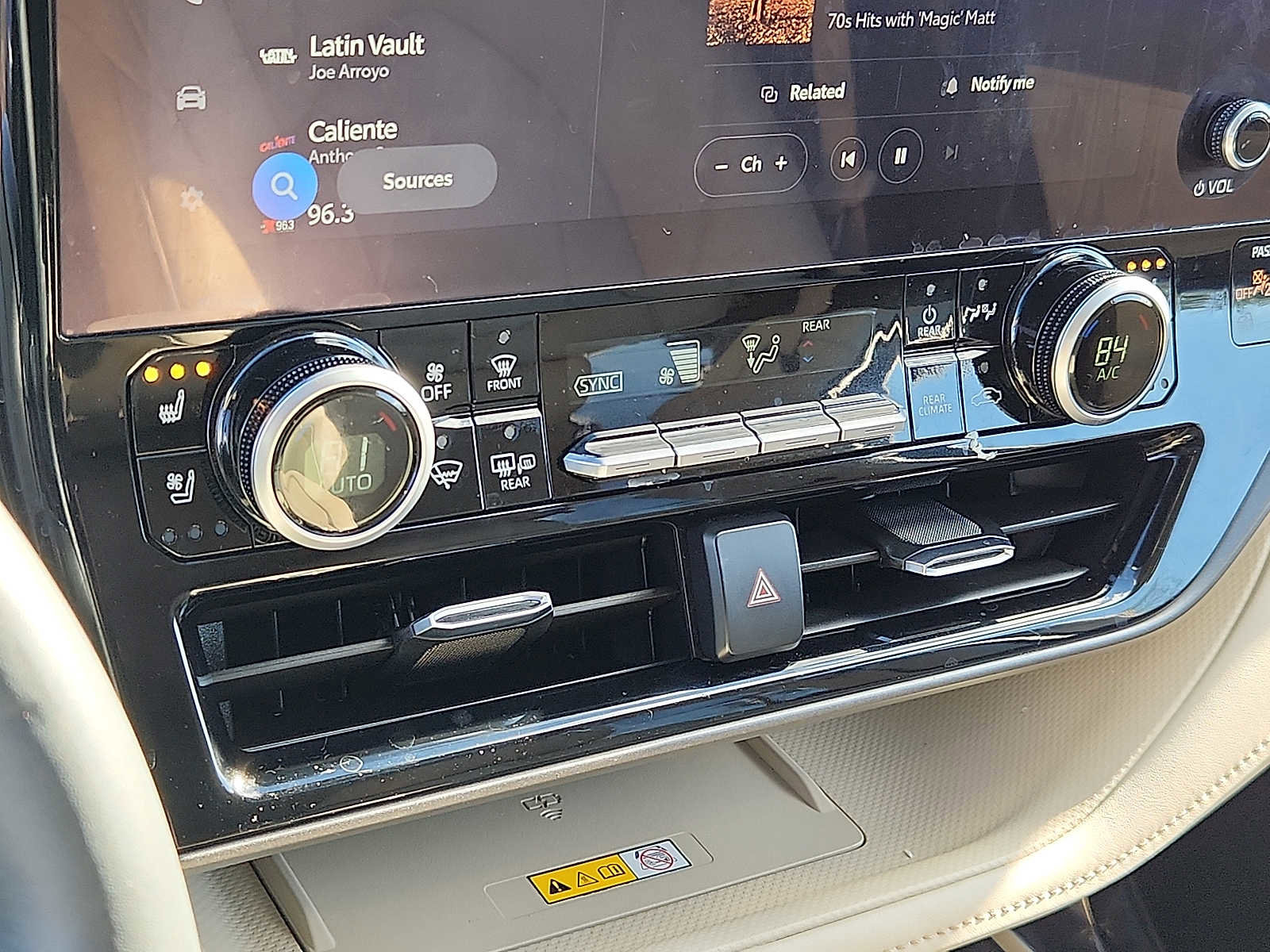 Used 2024 Toyota Highlander Limited image 15