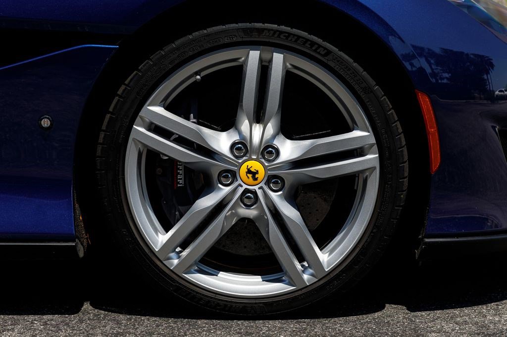 Used 2019 Ferrari Portofino RWD image 39