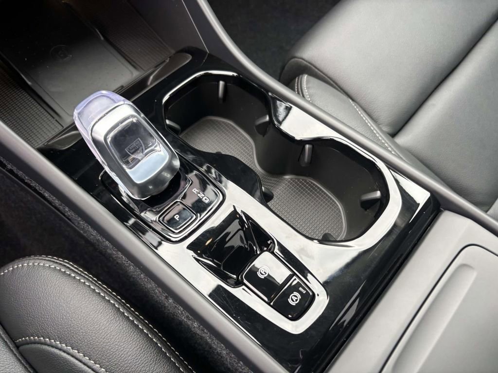 New 2026 Volvo XC40 B5 Plus w/ Protection Package Premier image 23