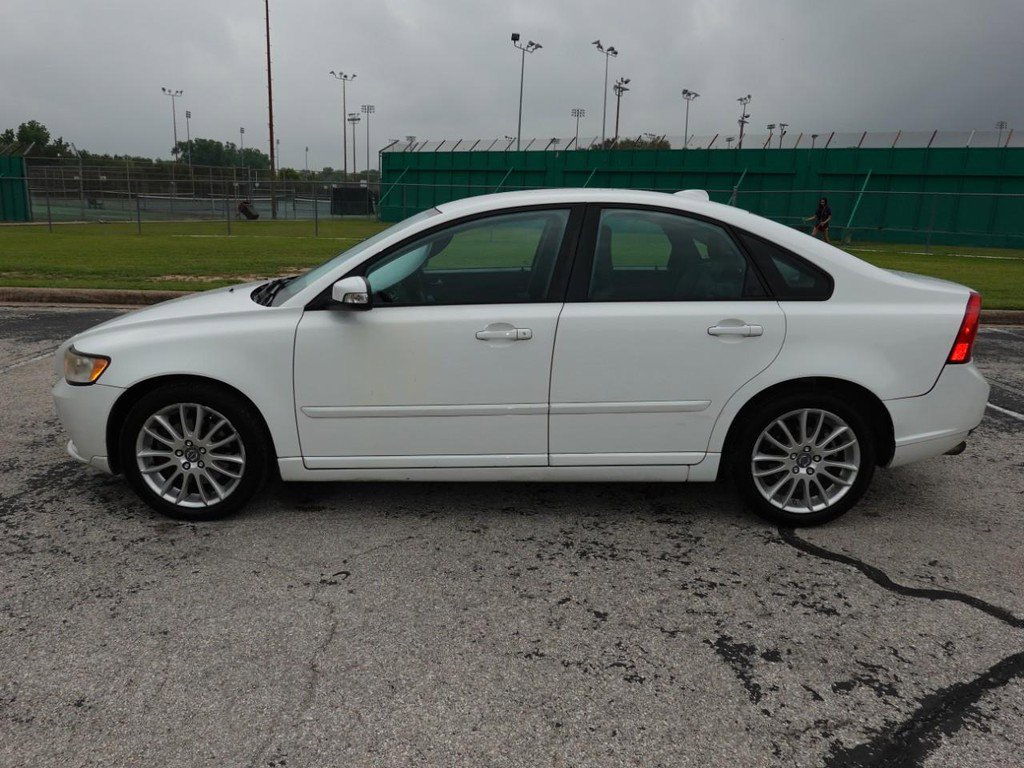 Used 2011 Volvo S40 T5 FWD image 4