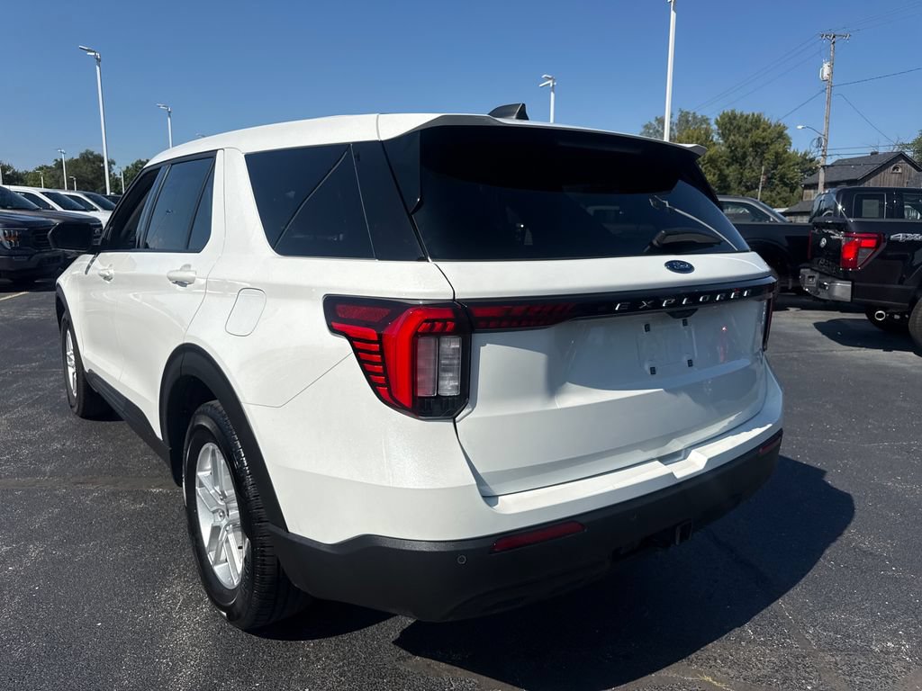 Used 2026 Ford Explorer Active RWD image 9