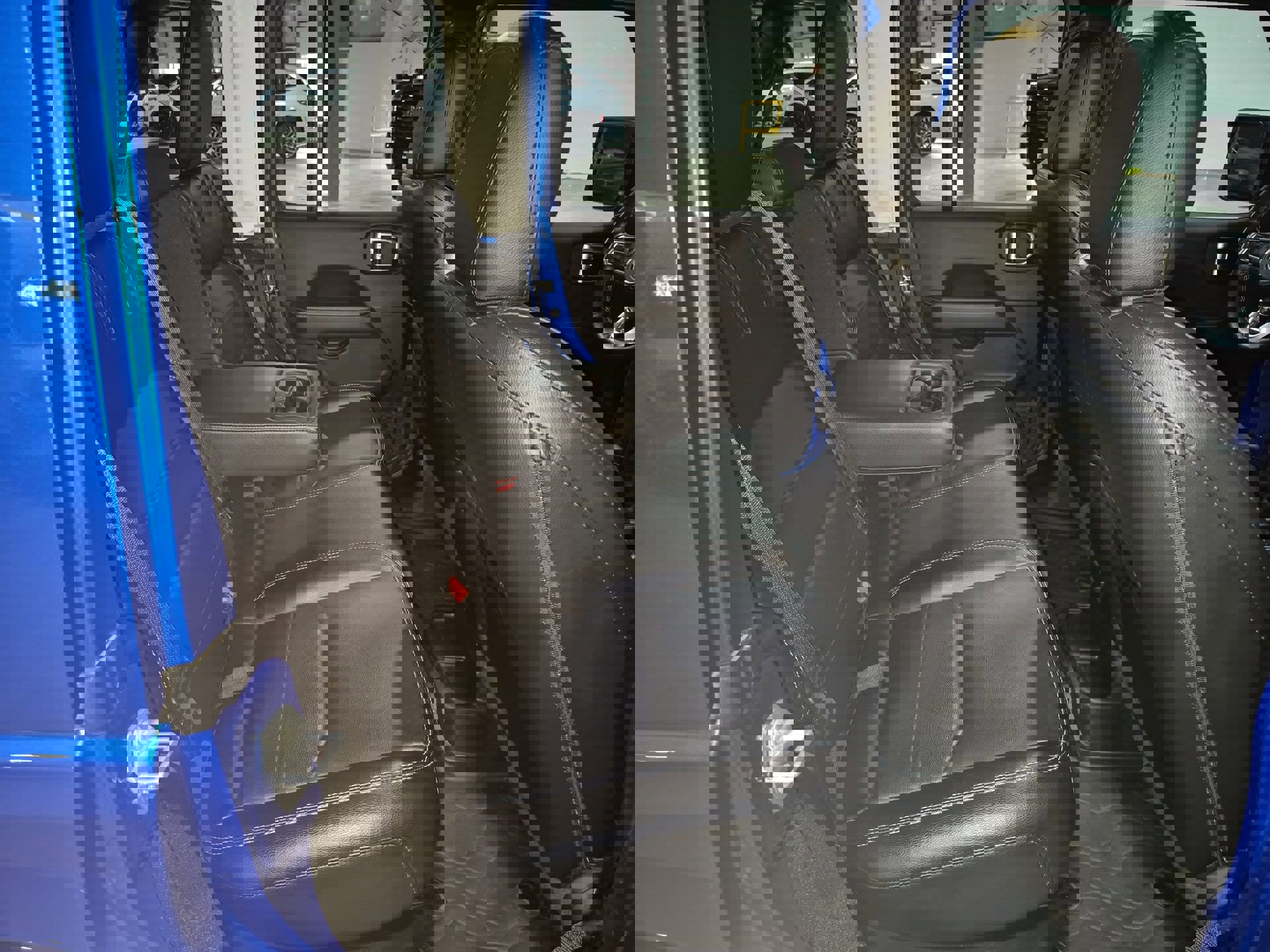 Used 2021 Jeep Wrangler Unlimited Sahara w/ Cold Weather Group image 28