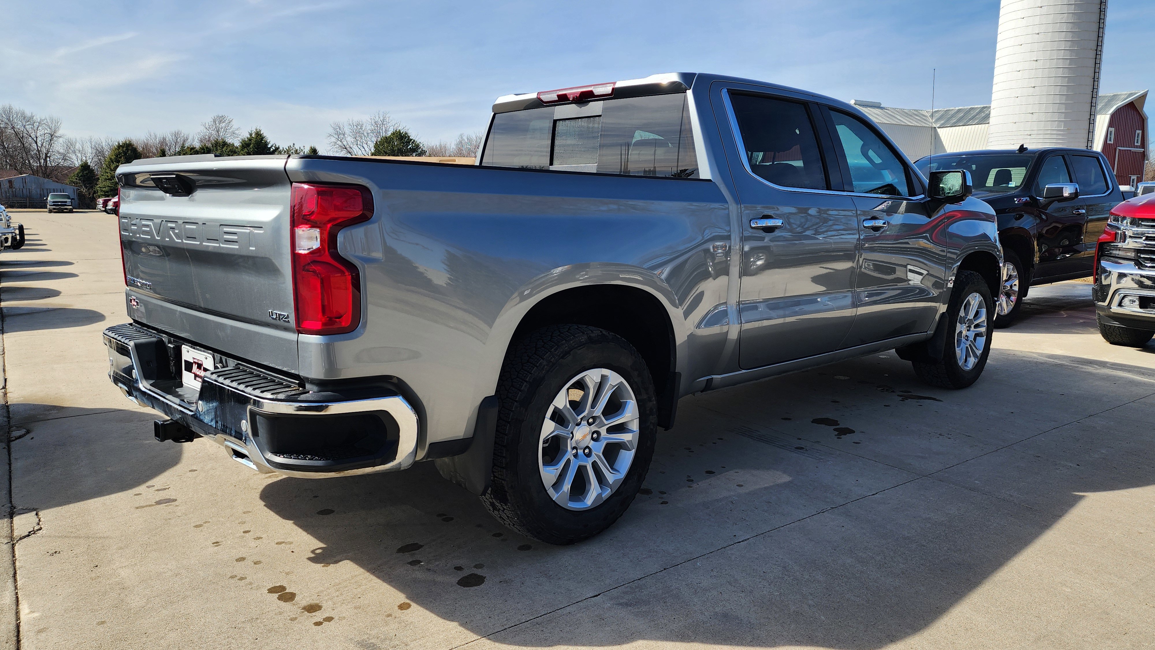 Used 2025 Chevrolet Silverado 1500 LTZ w/ LTZ Premium Package image 5