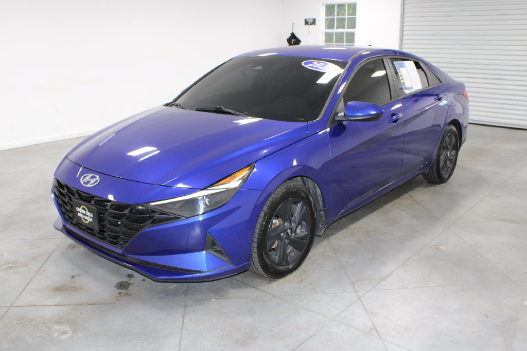 Used 2023 Hyundai Elantra SEL FWD image 4