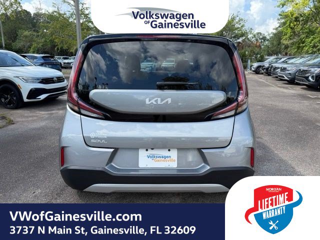 Used 2025 Kia Soul LX w/ LX Technology Package FWD image 5
