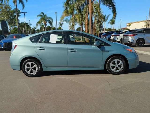 Used 2015 Toyota Prius Four FWD image 4