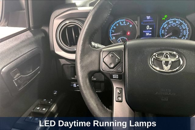 Used 2018 Toyota Tacoma TRD Sport AWD/4WD image 16