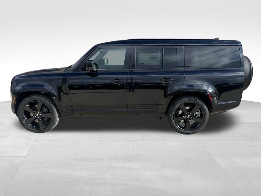 New 2025 Land Rover Defender 130 X-Dynamic SE image 2
