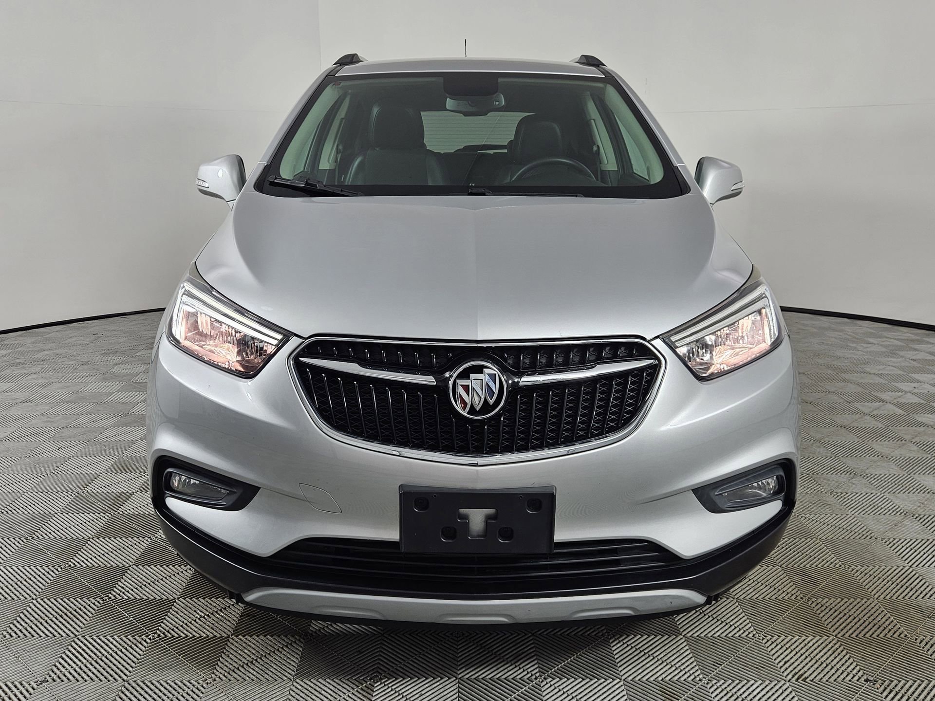 Used 2018 Buick Encore Sport Touring FWD image 2