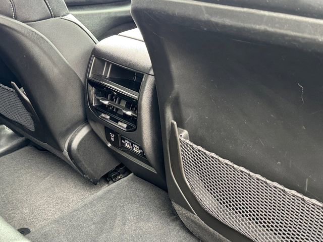 Used 2023 Jeep Grand Cherokee Limited w/ Black Appearance Package AWD/4WD image 18
