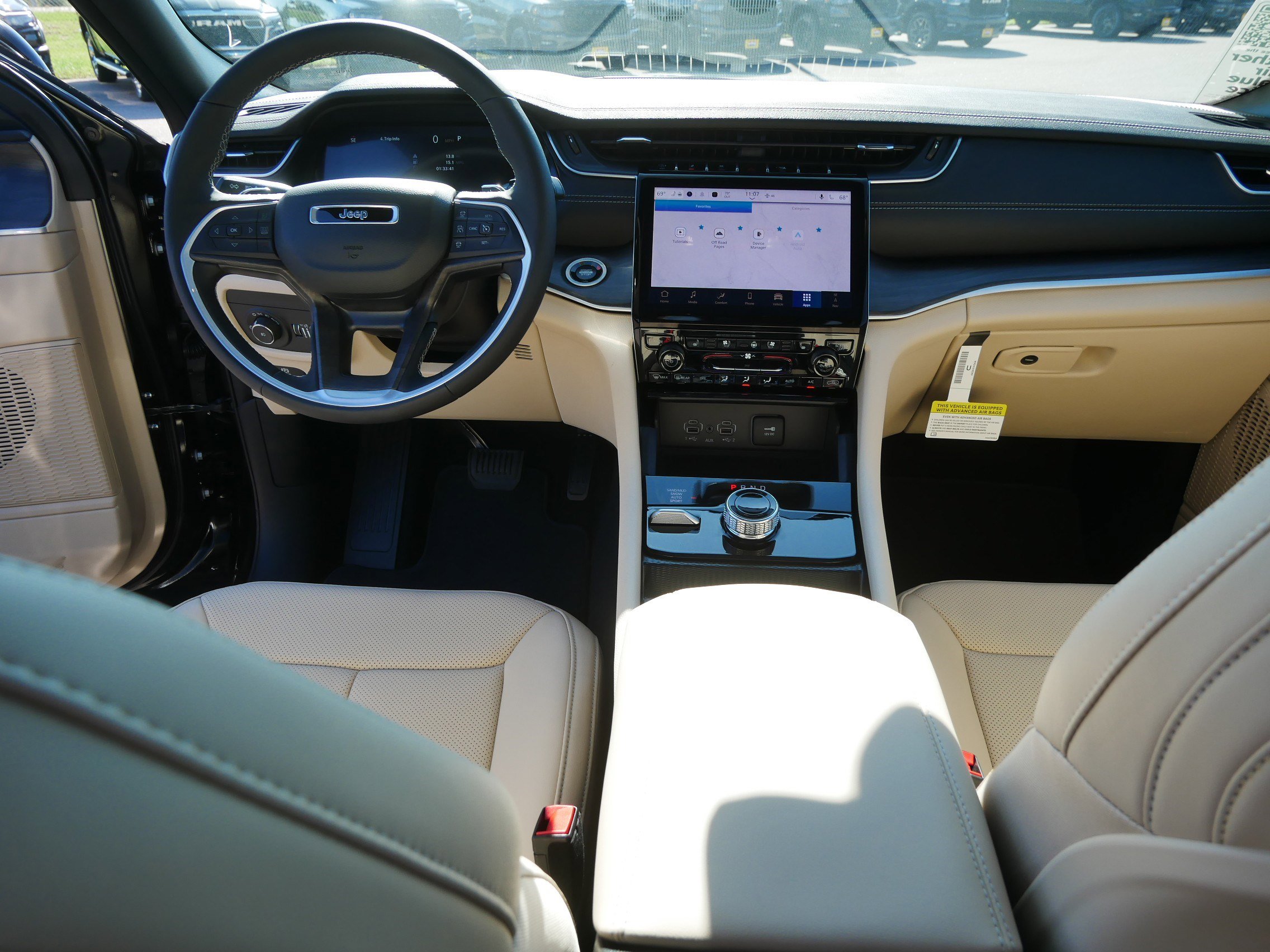 New 2025 Jeep Grand Cherokee Limited image 7