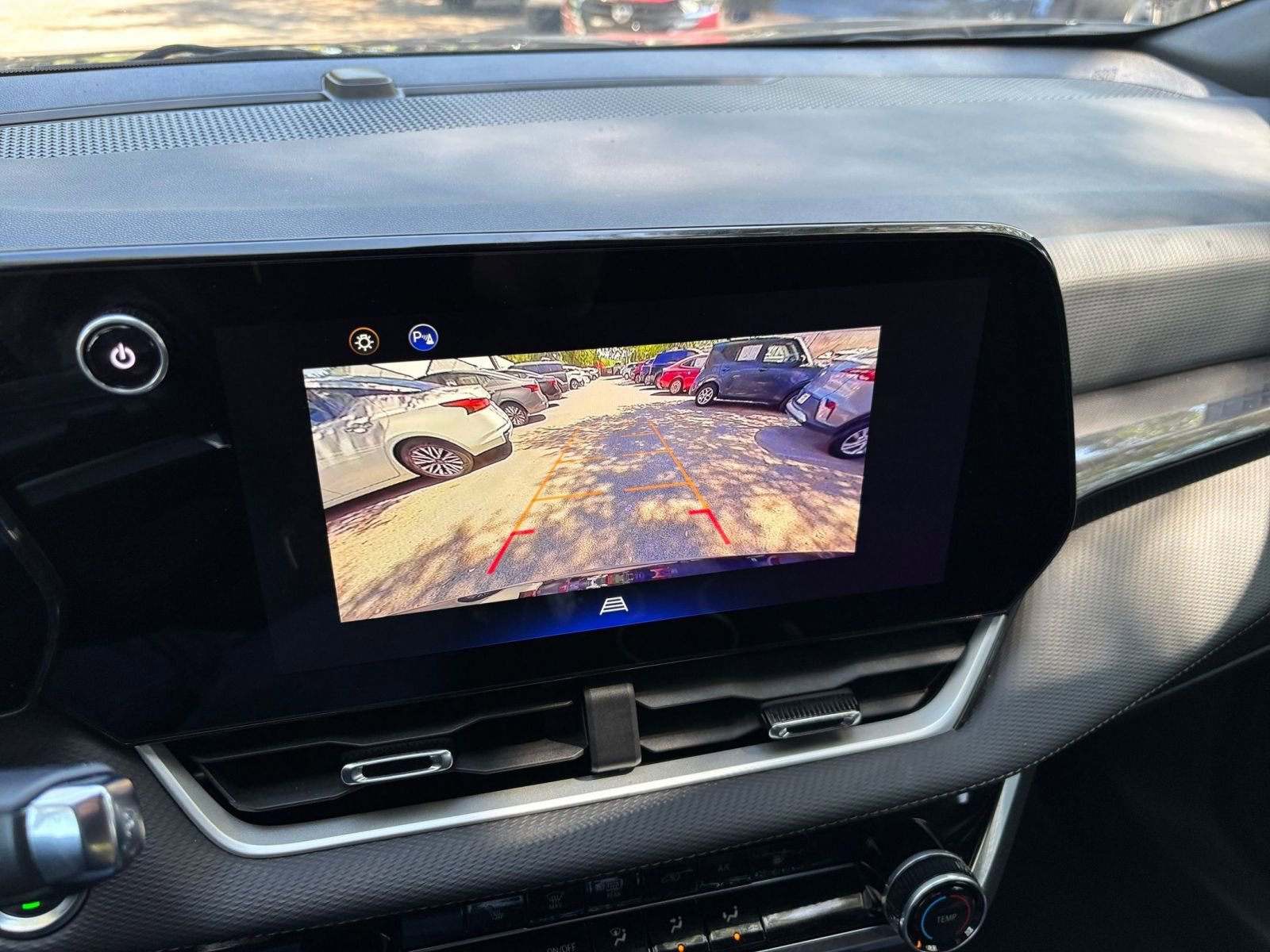 Used 2025 Chevrolet Equinox LT FWD image 23