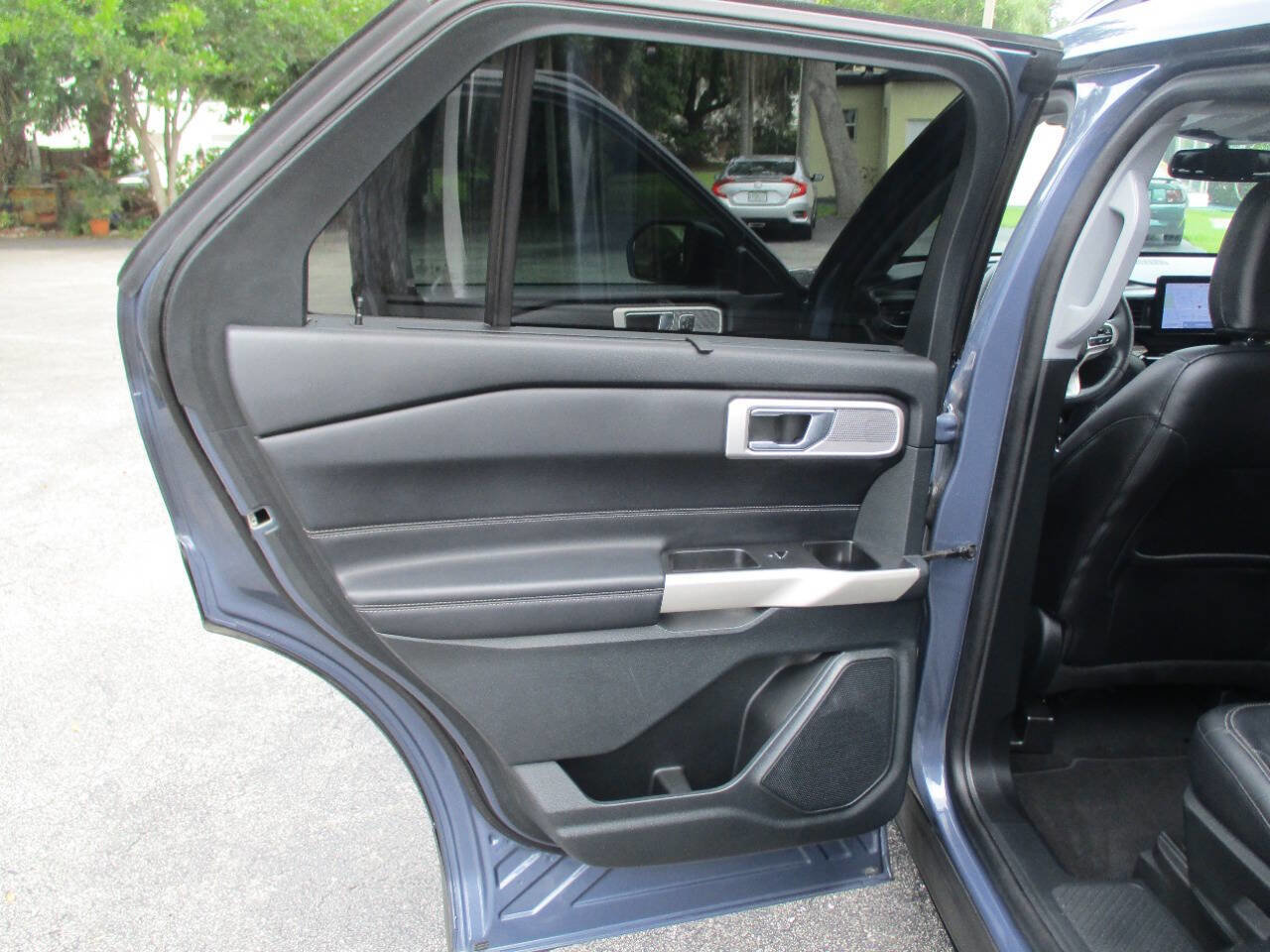 Used 2021 Ford Explorer Limited w/ Equipment Group 301A RWD image 25