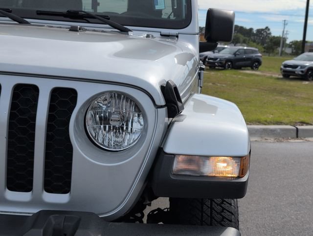 Used 2023 Jeep Gladiator Sport AWD/4WD image 12