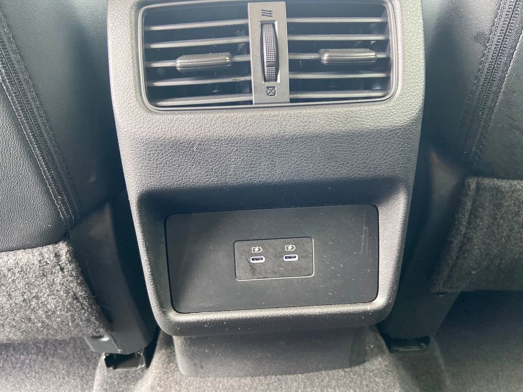 Used 2024 Nissan Rogue SL image 16