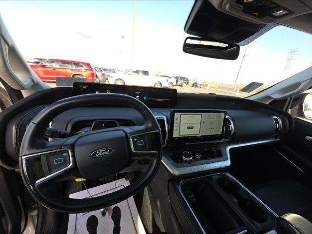 Used 2025 Ford Expedition Platinum AWD/4WD image 7