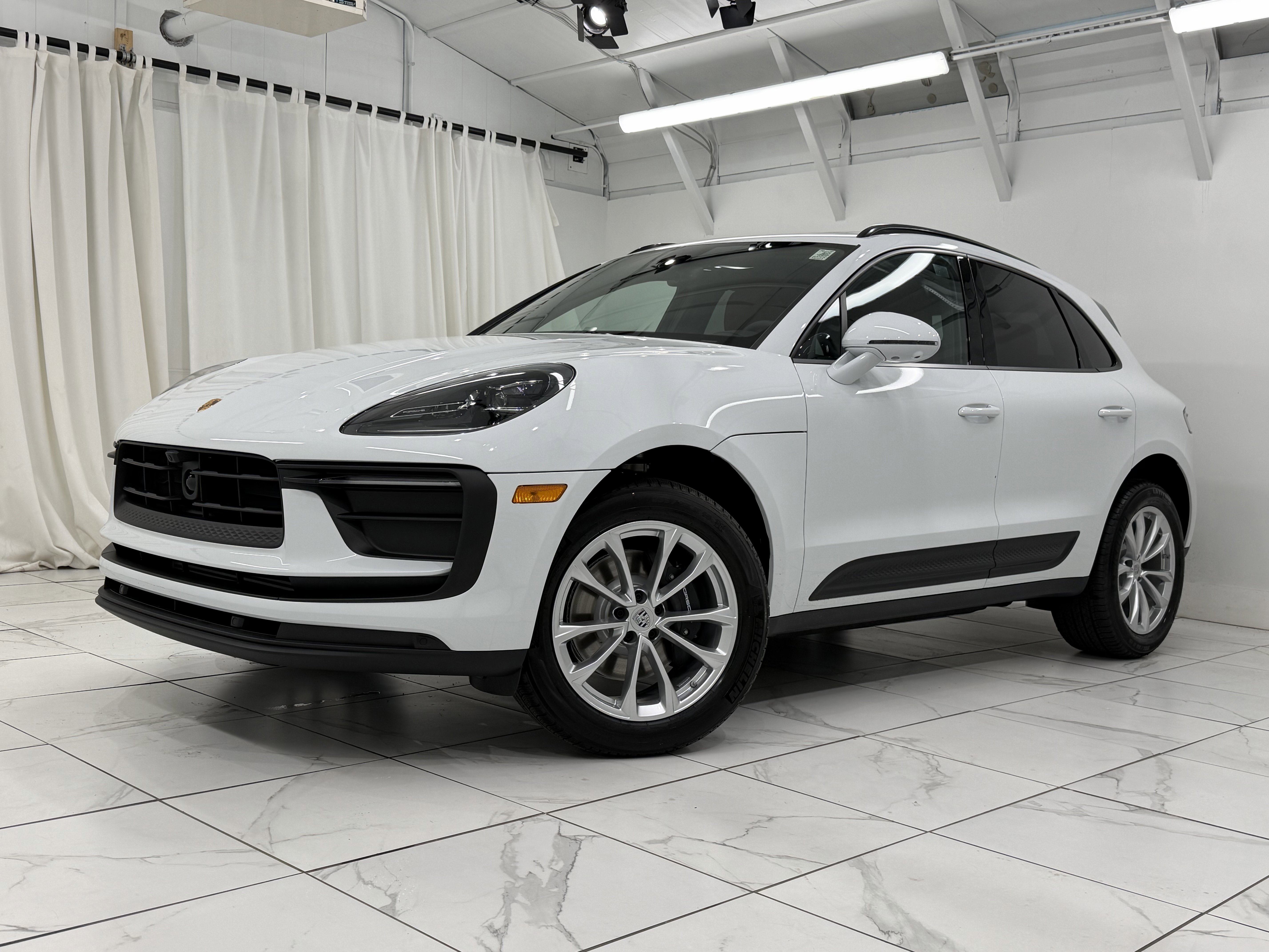 New 2026 Porsche Macan image 1